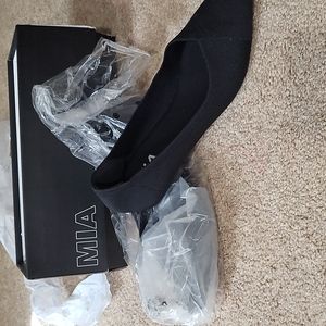 MIA Black Flats. " Jeanette"